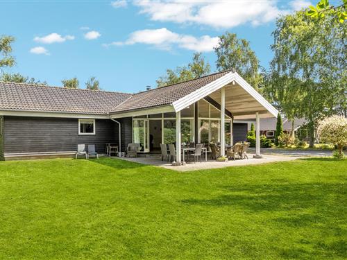Sommerhus - 12 personer -  - Bæverstien - Marielyst - 4873 - Væggerløse