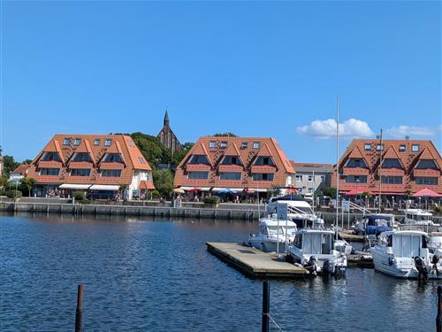 Holiday Home/Apartment - 4 persons -  - Am Hafen - 18556 - Wiek