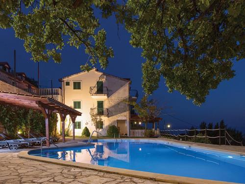 Sommerhus - 27 personer -  - Don Petra Cara - Split-Podstrana - 21312 - Podstrana