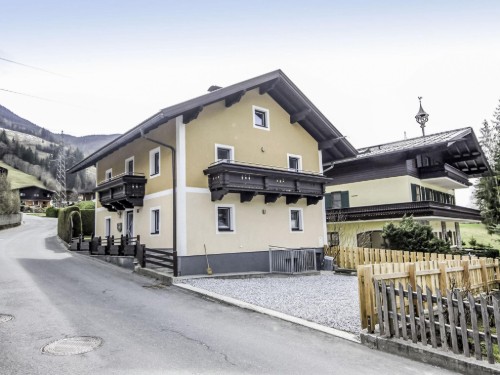 Holiday home - 9 persons -  - 5671 - Bruck