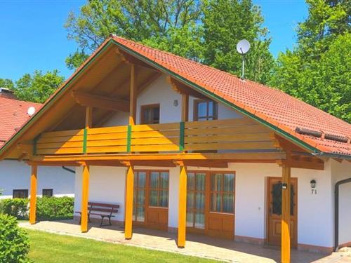 Holiday Home/Apartment - 8 persons -  - Am Büchlberg - 94575 - Windorf