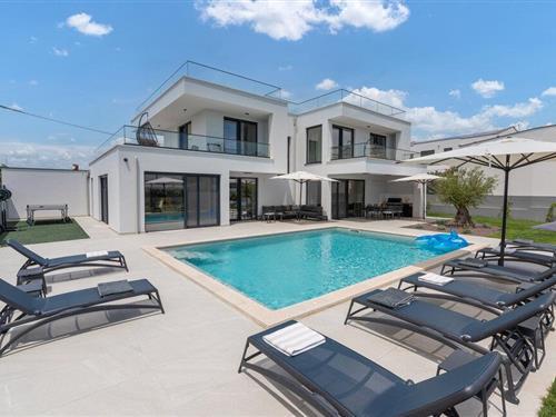 Holiday home - 10 persons -  - Dracice - 52100 - Banjole