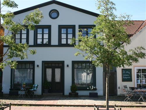 Holiday Home/Apartment - 3 persons -  - Markt - 18569 - Gingst