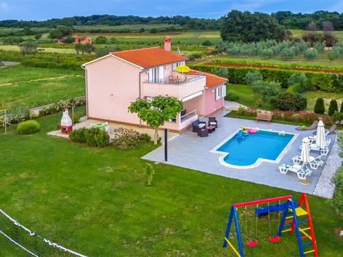Holiday home - 8 persons -  - Muntic - Pula-Muntic - 52100 - Pula