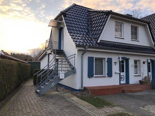 Holiday Home/Apartment - 2 persons -  - Wiesenstrasse - 18374 - Seeheilbad Zingst