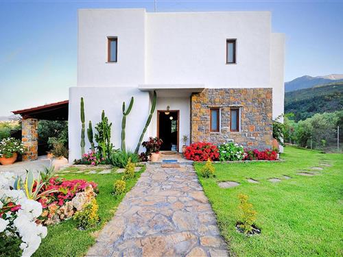 Holiday home - 6 persons -  - 73008 - Pemonia