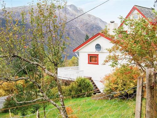 Sommerhus - 8 personer -  - Dalaveien - 5498 - Matre
