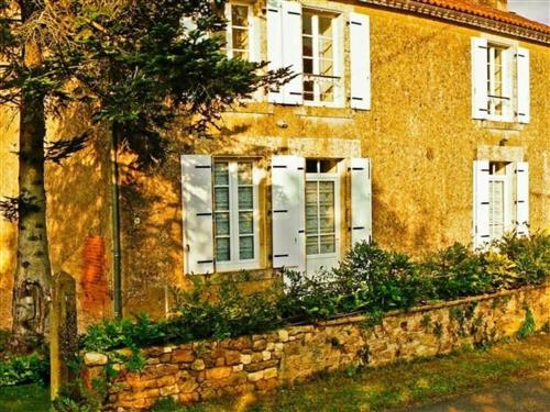 Holiday home - 6 persons -  - Thouarsais Bouildroux - 85410