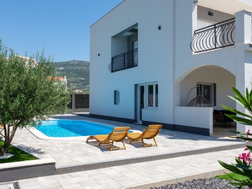 Feriehus - 6 personer -  - Ulica Gaje Radunica - Trogir-Kastel Novi - 21217 - Kastel Novi
