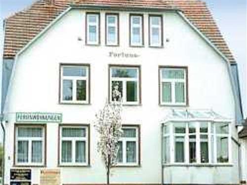 Holiday Home/Apartment - 2 persons -  - Parkstraße - 18119 - Rostock / Warnemünde