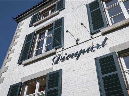 Slot / Borg - 4 personer -  - 4920 - Aywaille