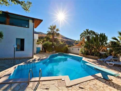 Holiday home - 12 persons -  - 91019 - Bonagia, Trapani