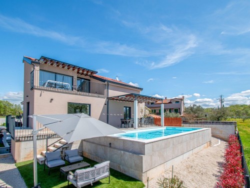 Holiday home - 7 persons -  - 52444 - Jakovici