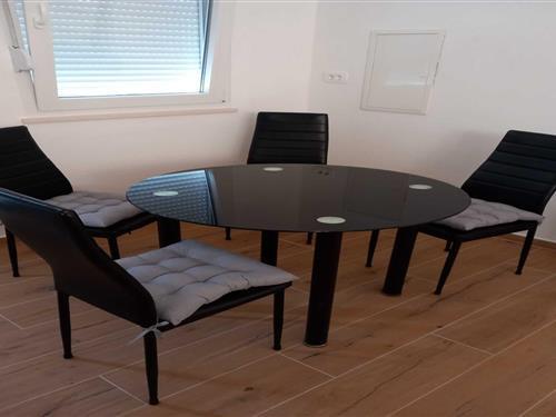 Holiday apartment - 4 persons -  - 21412 - Pucisca