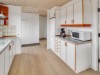 Image 4 - Kitchen