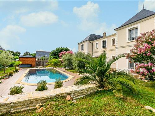 Holiday home - 17 persons -  - Allée Jacques-Marie Rougé - 37540 - Saint-Cyr-Sur-Loire