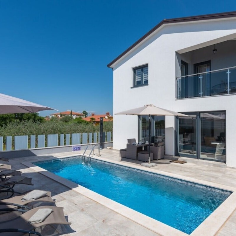 Villa - 8 personer -  - 52440 - Zbandaj