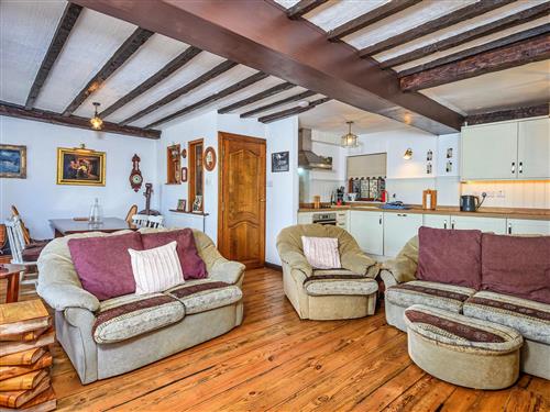 Holiday home - 6 persons -  - Whitby - YO22 4AG