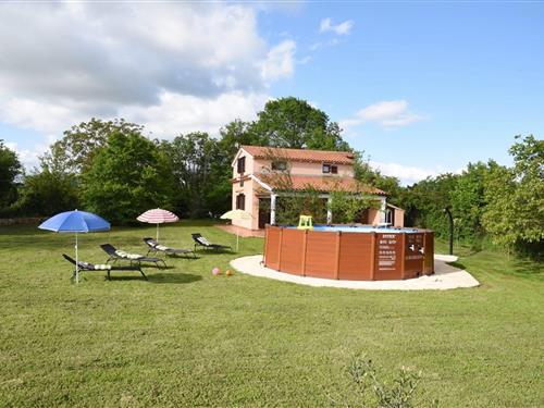 Holiday home - 4 persons -  - 52100 - Pula
