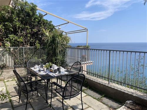 Holiday Home/Apartment - 6 persons -  - Varazze - 17019