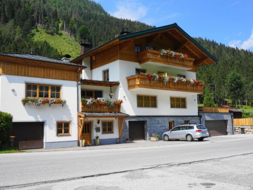 Holiday apartment - 6 persons -  - Flachauwinklstraße - 5542 - Flachau