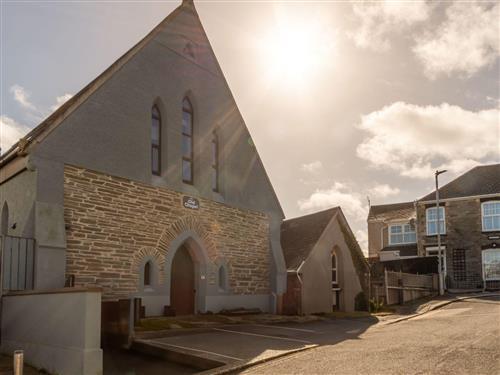 Holiday home - 20 persons -  - Newquay - TR7 1ND