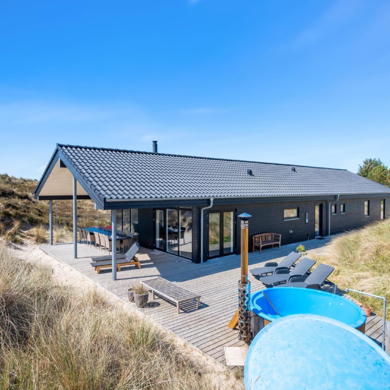 Sommerhus - 12 personer -  - Fyrmarken - Nr. Lyngvig - 6960 - Hvide Sande