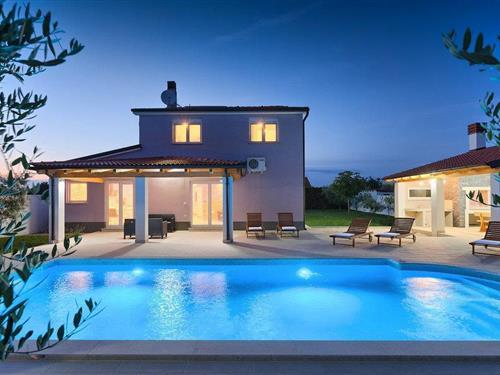 Holiday home - 9 persons -  - Put od Fortica - 52100 - Pula