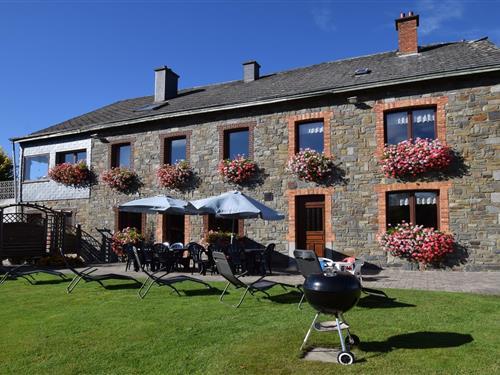 Vakantiehuis - 14 personen -  - 6687 - Bertogne
