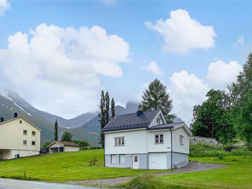 Feriehus / leilighet - 3 personer -  - Sørsidevegen - 6315 - Innfjorden