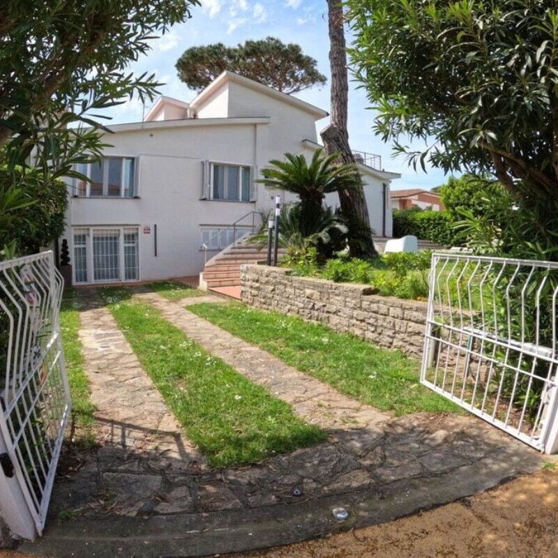 Villa - 6 personer -  - 56128 - Tirrenia Pisa