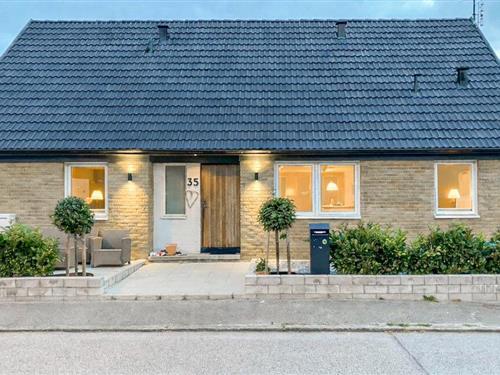 Sommerhus - 8 personer -  - Folkestorpsvägen - 271 36 - Ystad