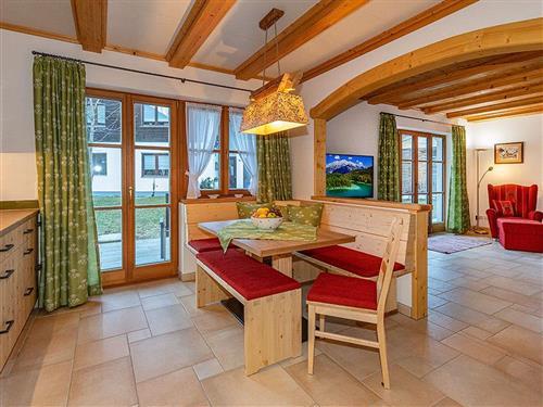 Ferienwohnung - 6 Personen -  - Isarauenstr. 6 a - 82481 - Mittenwald
