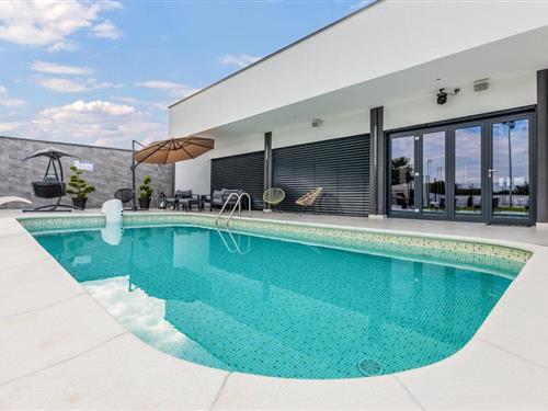 Holiday home - 10 persons -  - Rade Koncara - Osijek-Koritna - 31402 - Koritna