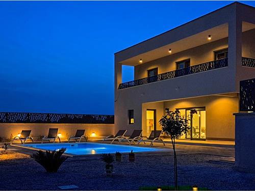 Holiday home - 6 persons -  - Dubrava - Sibenik-Pirovac - 22213 - Pirovac