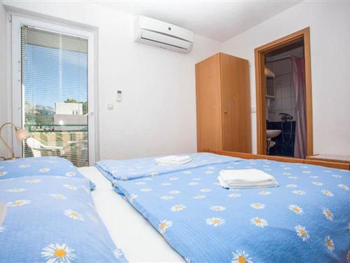 Holiday Home/Apartment - 4 persons -  - Makarska - 21300 - Makarska