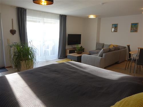 Holiday apartment - 3 persons -  - Am Eichenpfad - 97253 - Gaukönigshofen