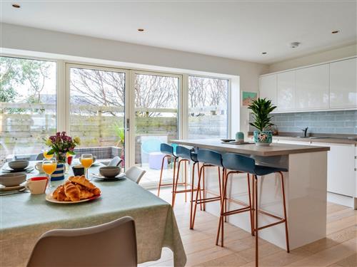 Holiday home - 7 persons -  - New Quay - TR7 2FW