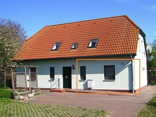 Holiday Home/Apartment - 3 persons -  - Bahnhofstraße - 18317 - Saal