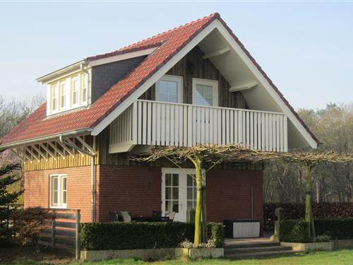 Sommerhus - 4 personer -  - 5855GA - Well