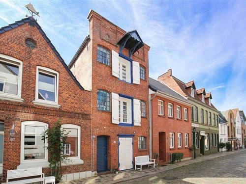 Holiday Home/Apartment - 2 persons -  - Wasserreihe - 25813 - Husum