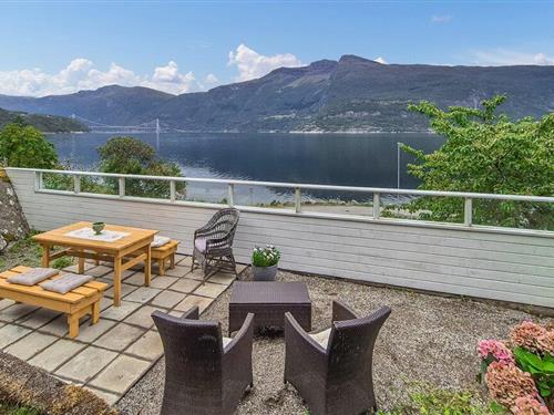 Holiday home - 8 persons -  - Eidfjordvegen - 5783 - Eidfjord