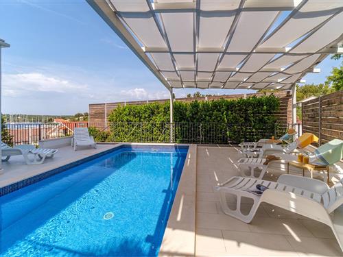 Holiday home - 8 persons -  - Uvala Vlaska bb - Brac-Milna - 21405 - Milna