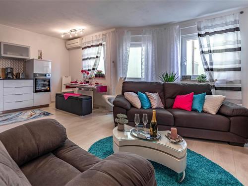 Holiday apartment - 4 persons -  - Ulica Kazali - 52204 - Liznjan