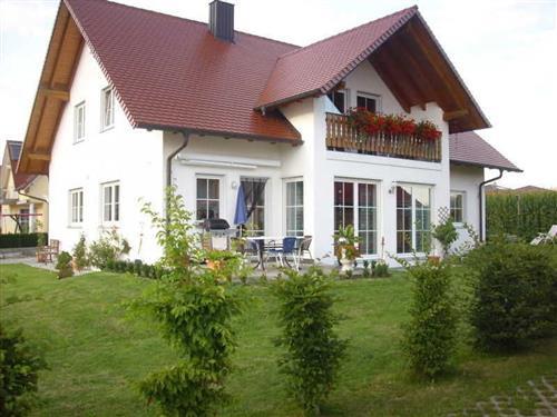 Holiday Home/Apartment - 5 persons -  - Wiegenfeld - 89349 - Burtenbach