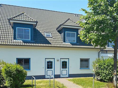 Holiday Home/Apartment - 4 persons -  - 18374 - Zingst