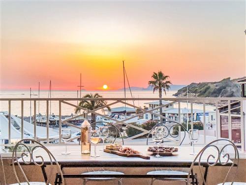 Holiday apartment - 4 persons -  - Six Fours La Coudoulière - 83140