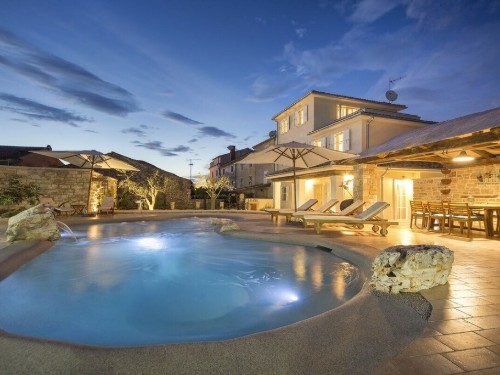 Villa - 10 personer -  - 52470 - Cepljani