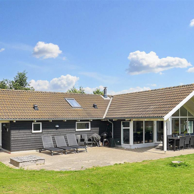Sommerhus - 14 personer -  - Blommestien - Marielyst - 4872 - Idestrup