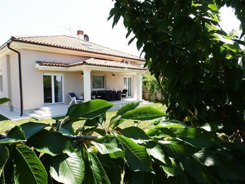 Holiday Home/Apartment - 8 persons -  - Fojbon - 52100 - Pula